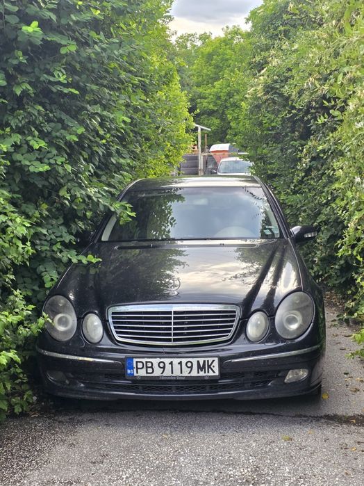 Mercedes benz E270 w211