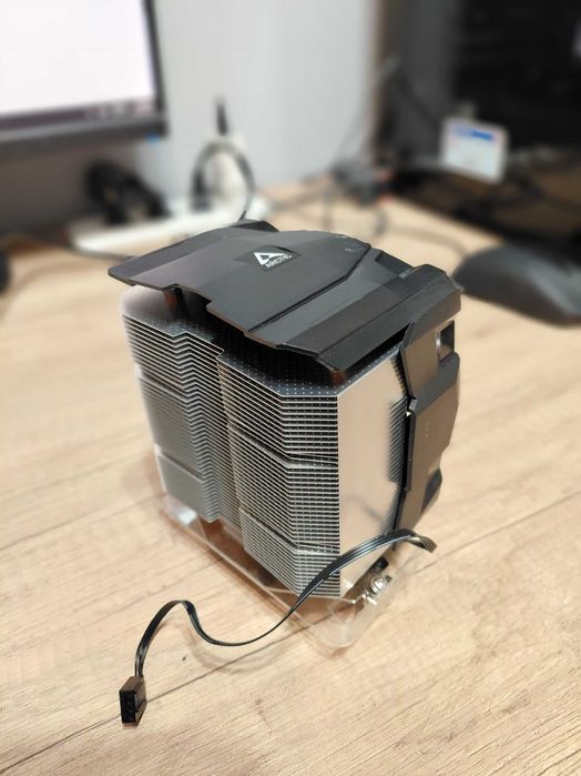 Arctic Freezer 7 X CO,  în stare impecabilă