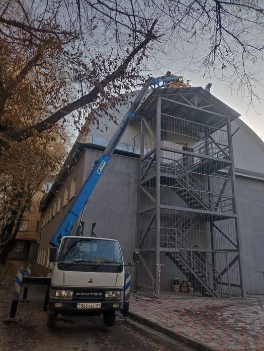 Автовышка с коленом