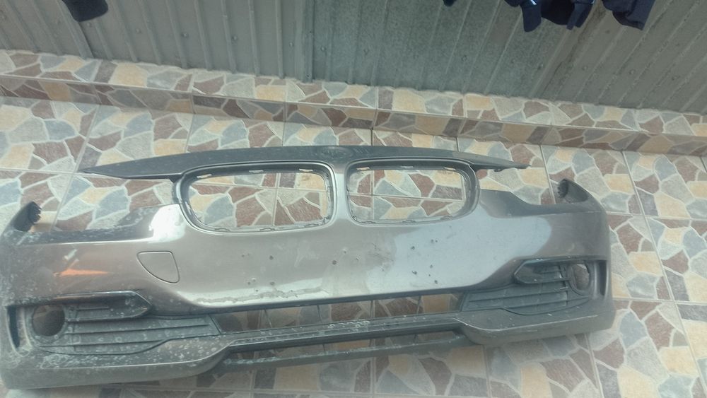 Vind bare fata spate  BMW F30 și praguri.