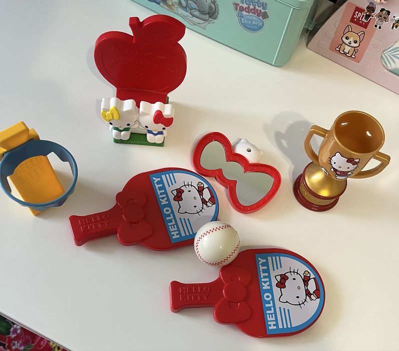 Аксессуары и игрушки Hello Kitty