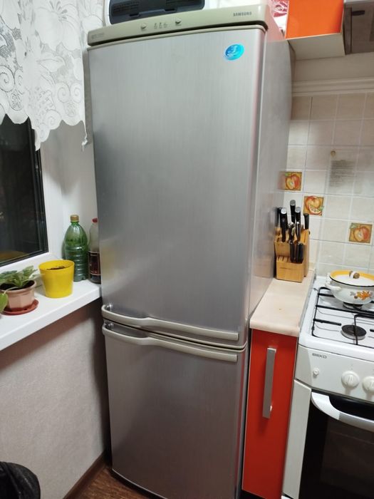 Холодильник Samsung