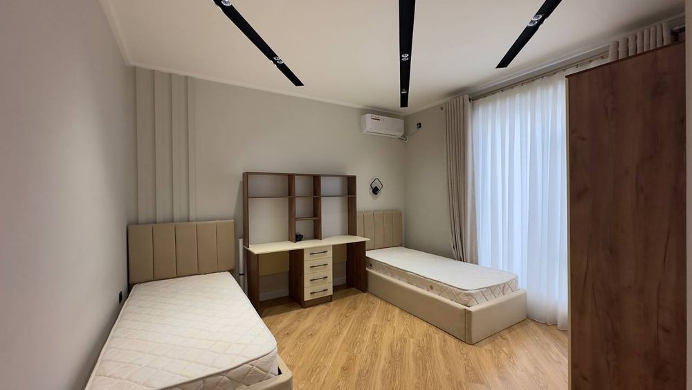 Дом массив Феруза,Греческий городок,2этажа 6комнат,2.3 соток 260 м2