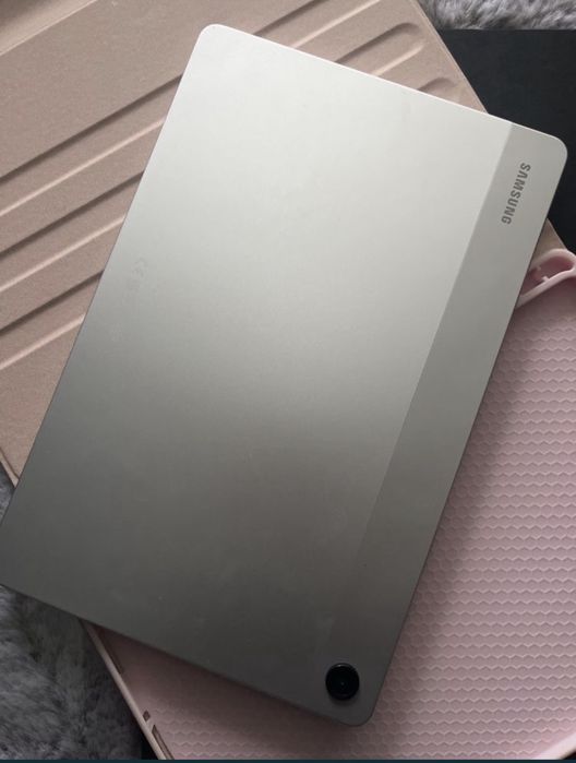 Samsung Galaxy Tab A9+ (2025) нов + клавиатура кейс