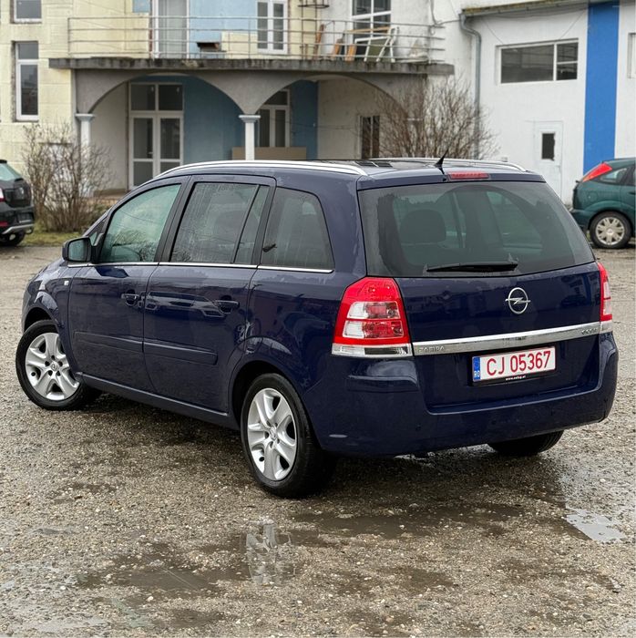 Vand Opel Zafira 1.6Benzina 7 locuri 2011 Euro 5