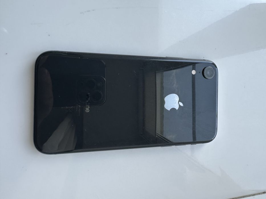 Продам iphone xr 64г