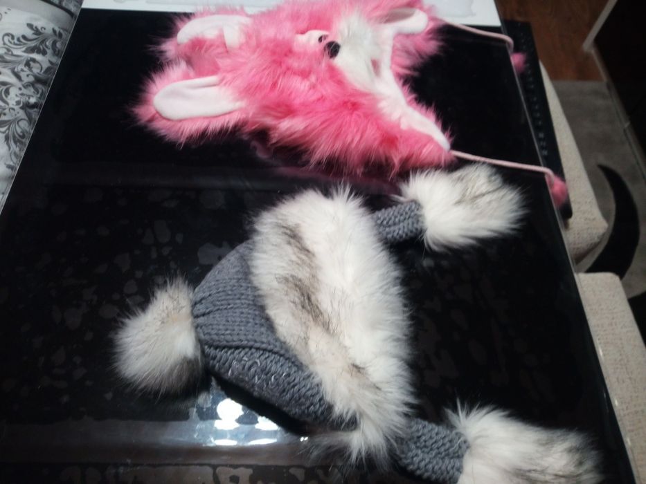 Детска пухкава шапка