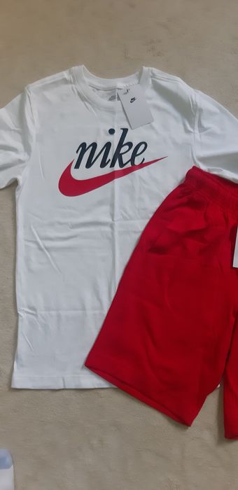Nike оригинален, нов комплект, XS