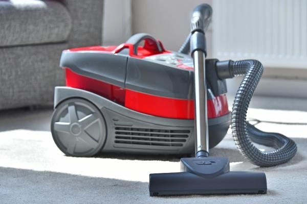 Vând aspirator cu spălare Zelmer AquaWelt ZVC764CT – CA NOU