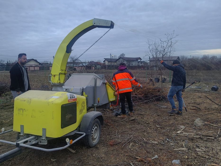 Inchiriere buldoexcavator miniexcavator, Bobcat. Sapat santuri