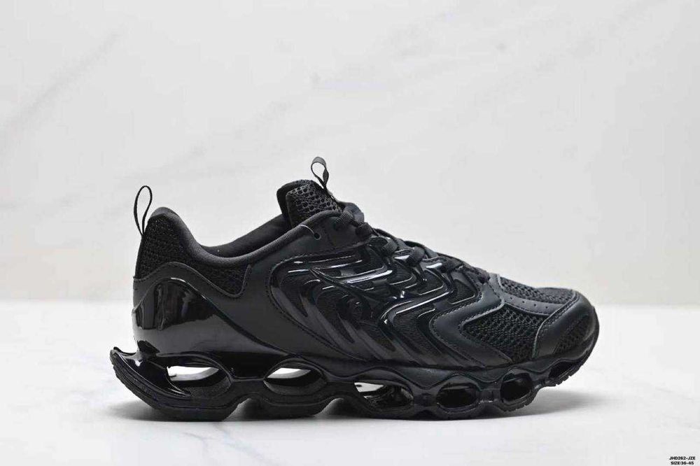 Продавам нови мъжки маратонки Mizuno Wave Prophecy LS GTX налични 42 и 44