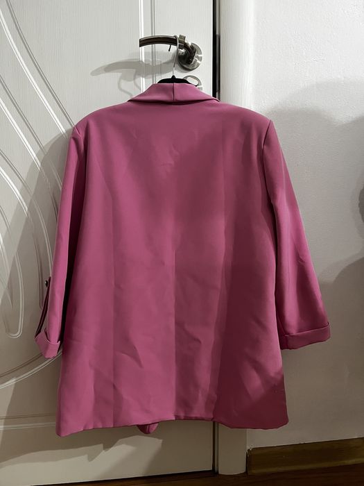 Страхотно розово сако