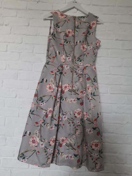 Vand rochie Closet,marime 40(12 UK).