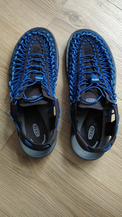 Sandale KEEN UNEEK 1016892 Raven/Imperial Blue