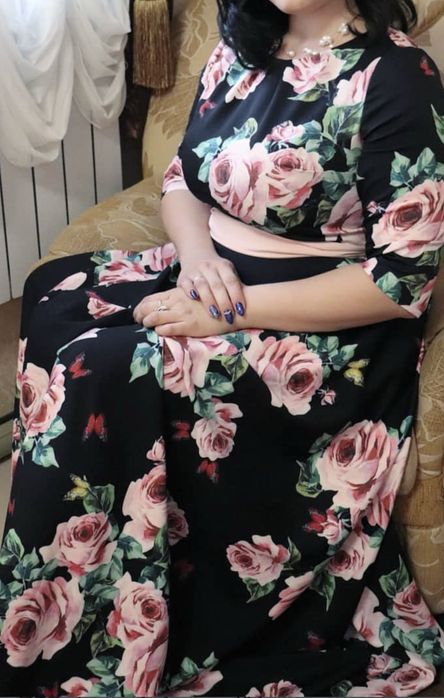 Платья вечерние очень красивые 50 р +-