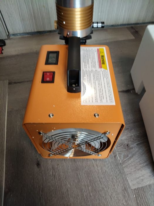 Pompa de aet portabila 300Bar compresor PCP.1.8 kw dim 34x18x34 cm nou pret 1300 de lei