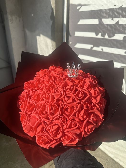 Уникален букет от червени рози