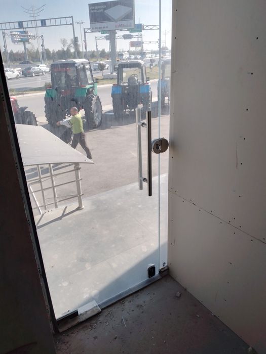 Срочна продается магазин на карвон базаре на втором этаже в дол дороге