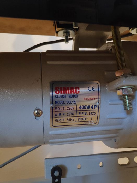 Masina de cusut piele