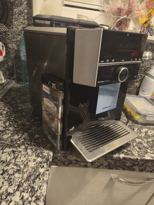 Продавам кафе робот Siemens EQ 9 s700