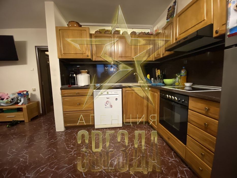 Продава се Тристаен апартамент в Пловдив, Кючук Париж - 110 кв.м за 1228 €/кв.м - Снимка #3