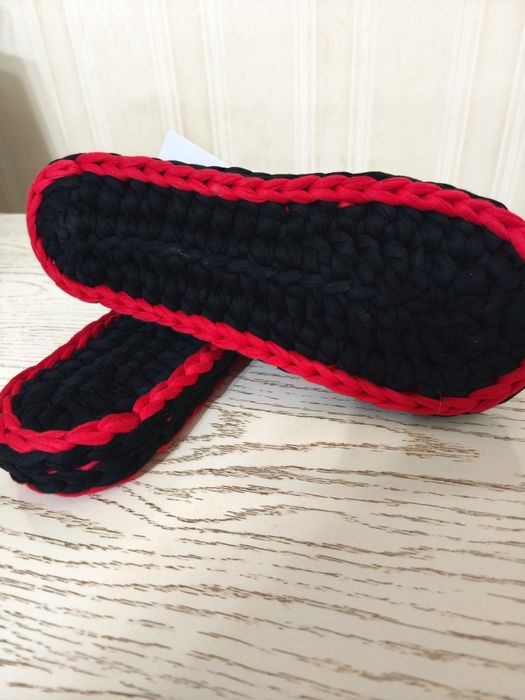 Домашние тапочки, вязанная тапочка ручной работы
