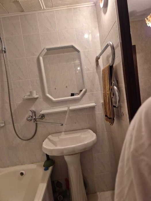 Продам 2 комнатную район БСМП