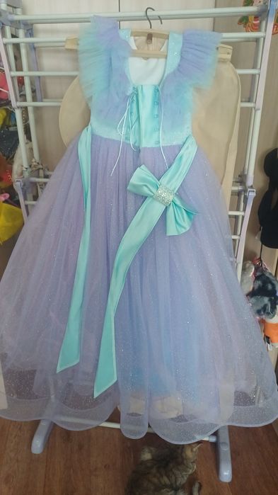 Продам платье на девочку!