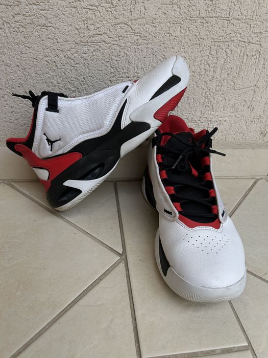 Air Jordan Aura 4