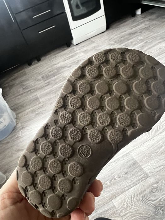 Продам осенние ботиночки