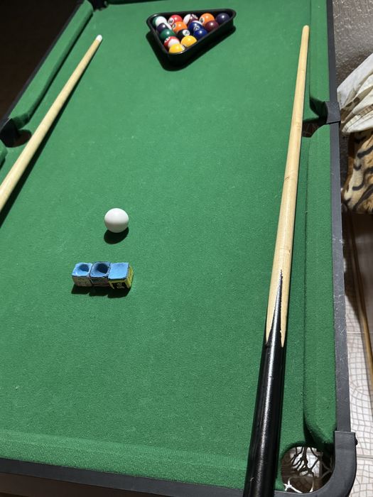 Билярдна маса щеки,креди,топчета,триъгълник