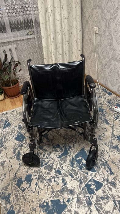 Продам инвалидную коляску