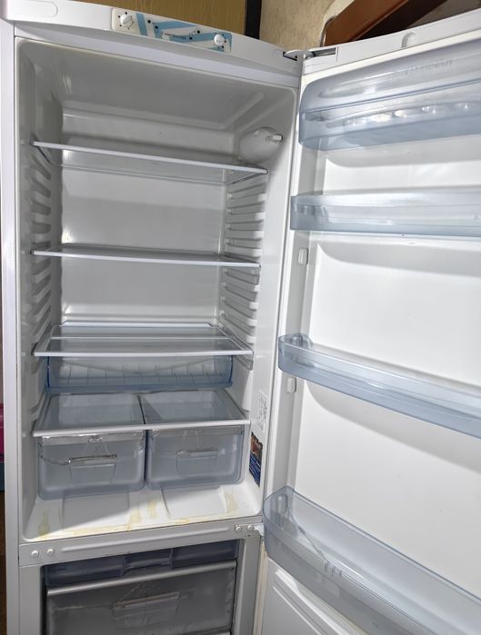 Indesit, 196см, рабочий, двух компрессорный