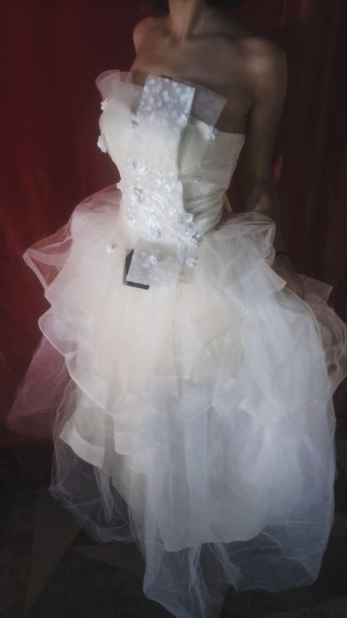 Продам свадебный платья новые