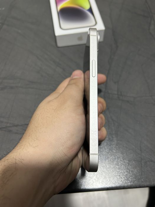 iPhone 14 99% Baterie 128GB Full Box ca NOU!