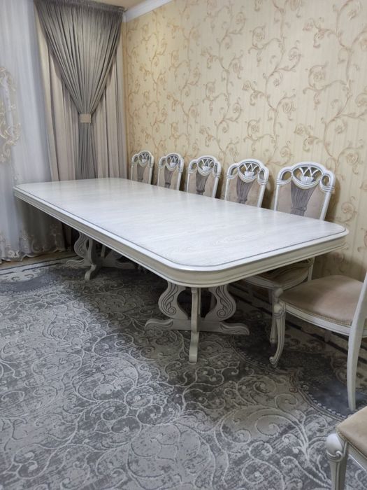 Chiroyli va qulay stol stul komplekt sotiladi!