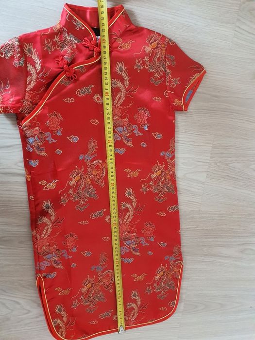 Vând rochita China
