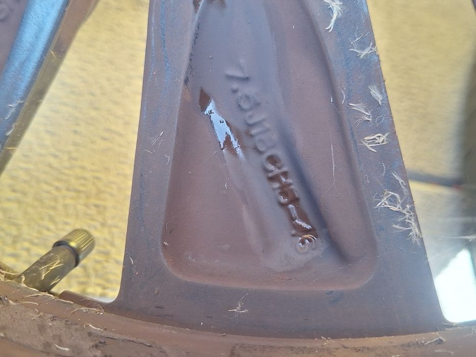 Jante aliaj 18 inch originale Renault

Diametru inch : 17

Distanta in