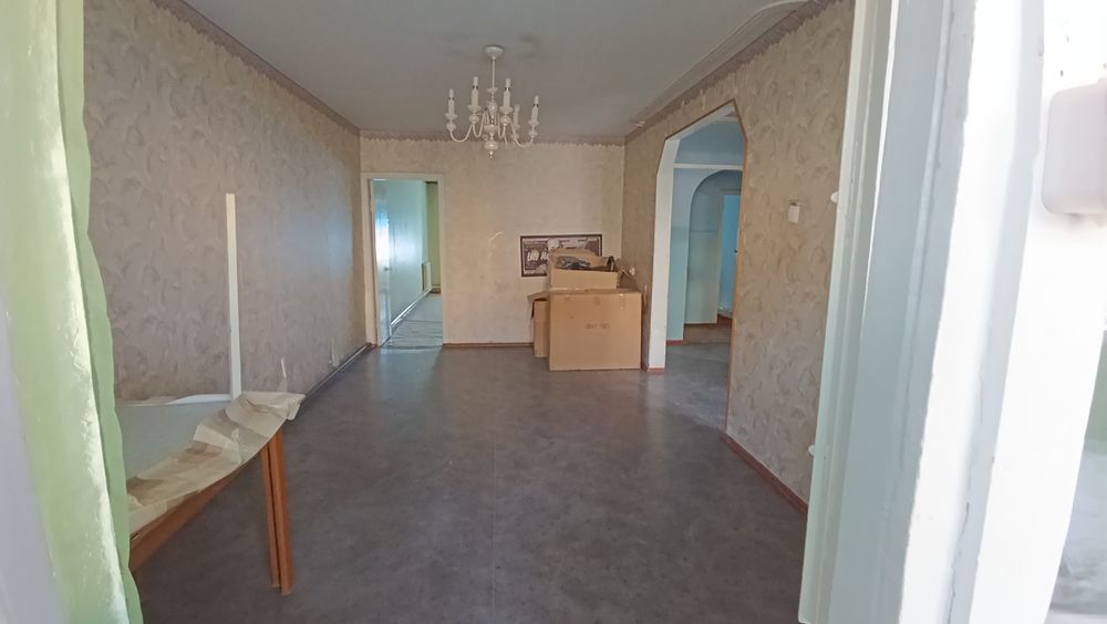 Продается квартира: 3 спальни + 2 санузла + веранда + 2 огорода|1 этаж