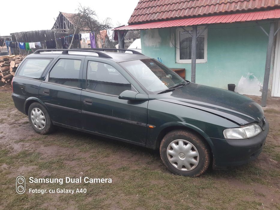 Vand masina an stqre de funcționare pret 1999 lei negociabil