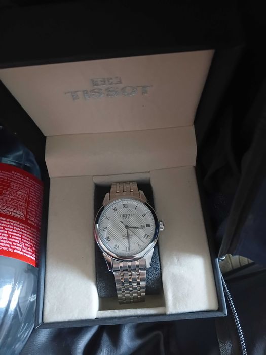 Продам часы TISSOT