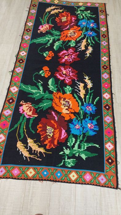 Covoare țesute manual