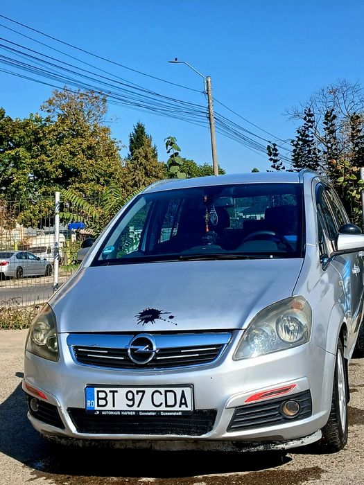 Vând Opel Zafira
