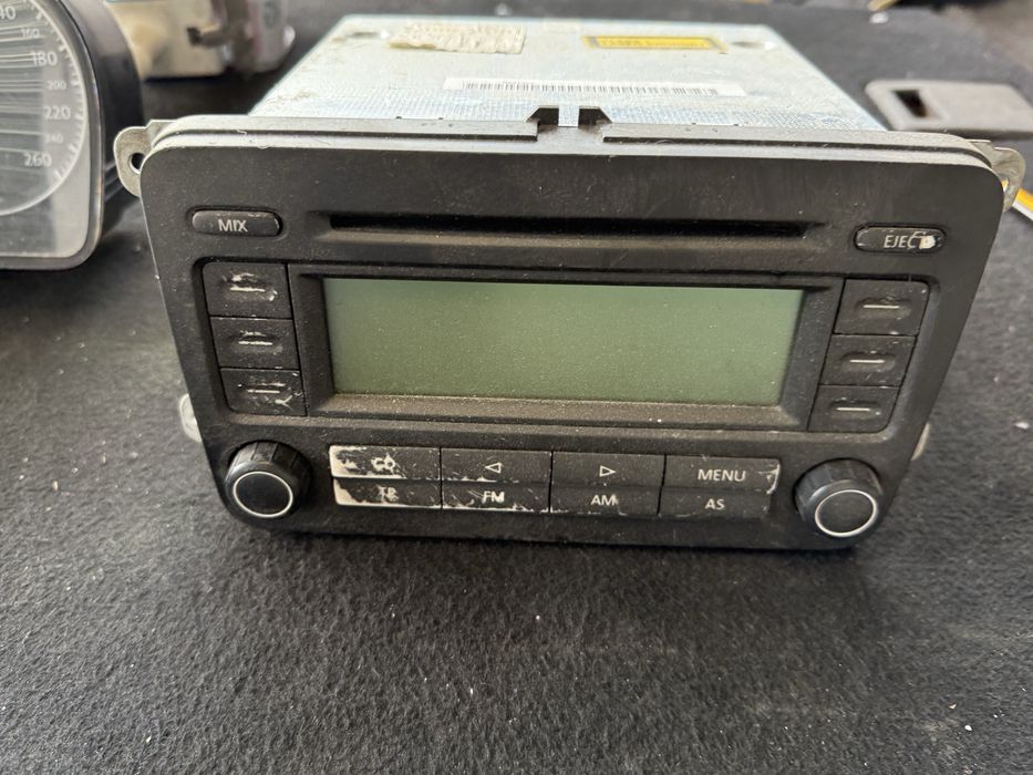 Оригинален CD радио касетофон Volkswagen touran Golf Caddy rdc300