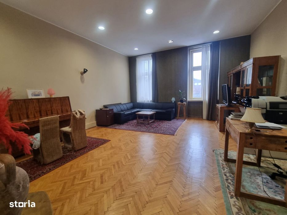 De închiriat apartament/birou zona centrală