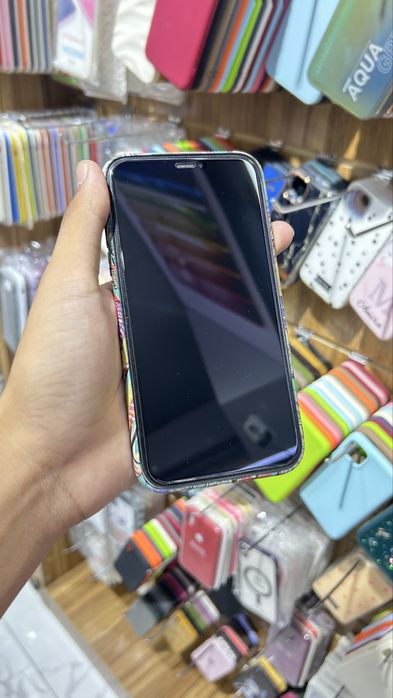 Iphone 11 128gb usilinney batareka
