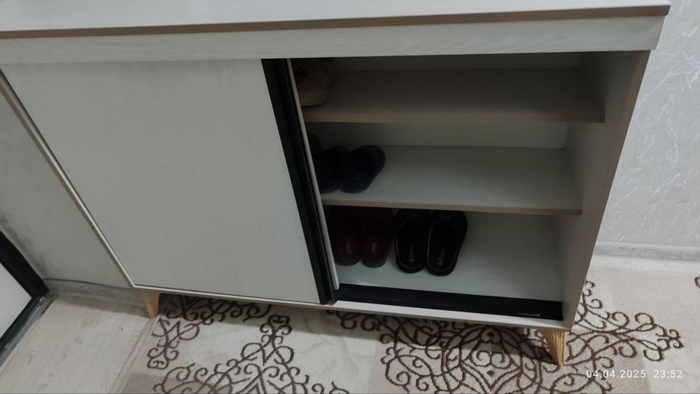 Шкаф в прихожую с обувницей