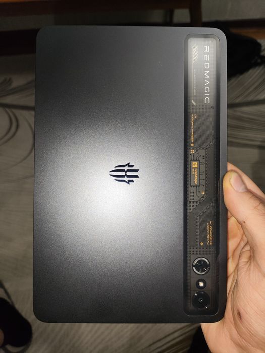 Планшет REDMAGIC Astra Gaming Tablet — Snapdragon 8 Elite