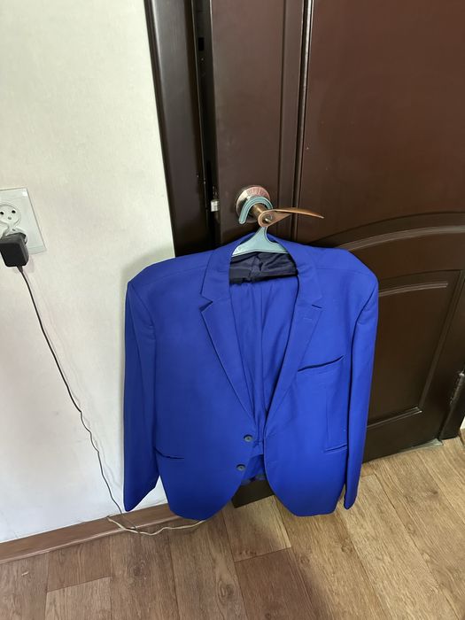 Продам мужской костюм