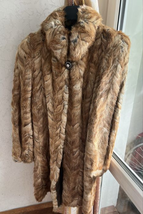 Прекрасно кожено палто от лисица, три четвърти дължина